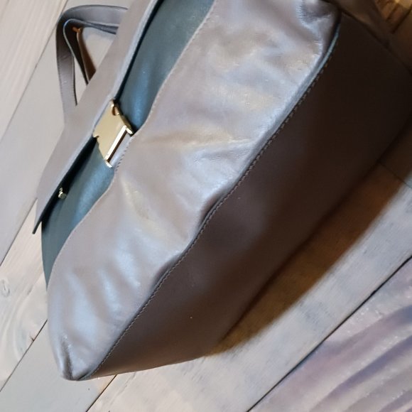 Elegant Two-Tone Leather Handbag - Picture 7 of 15